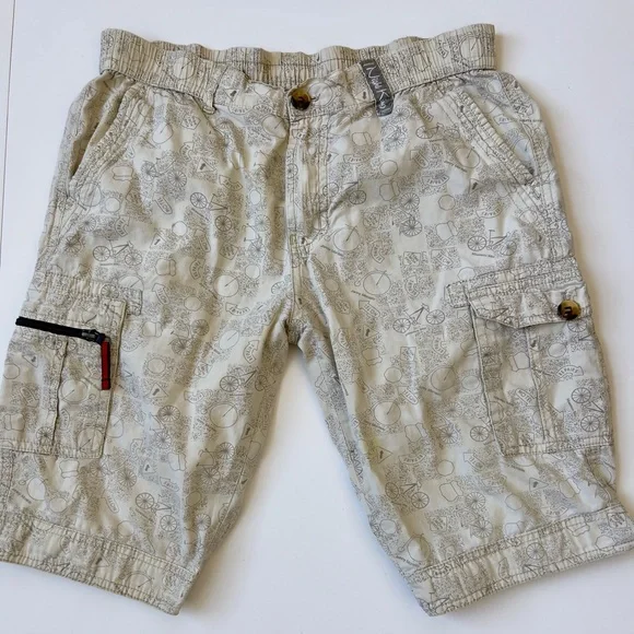 Knight King Men's Beige Cargo Shorts - Picture 1 of 7
